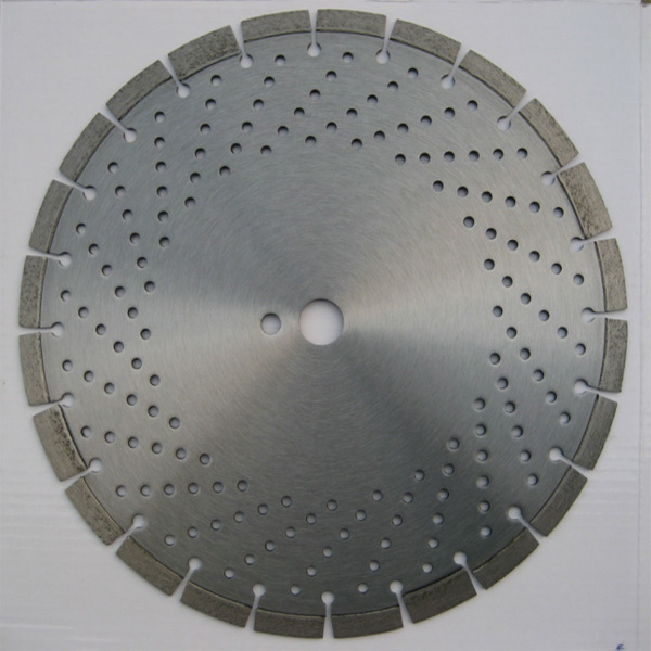 Concrete saw blade